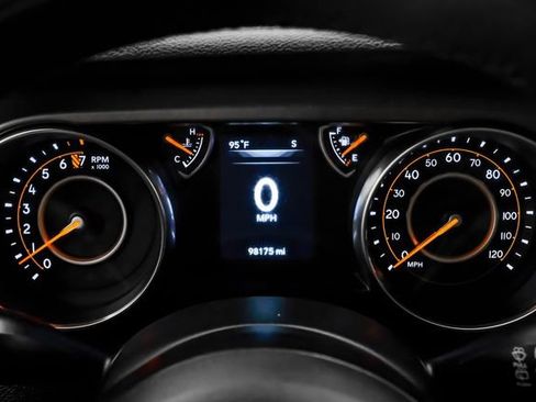 Used 2019 Jeep Wrangler Sport AWD/4WD image 22