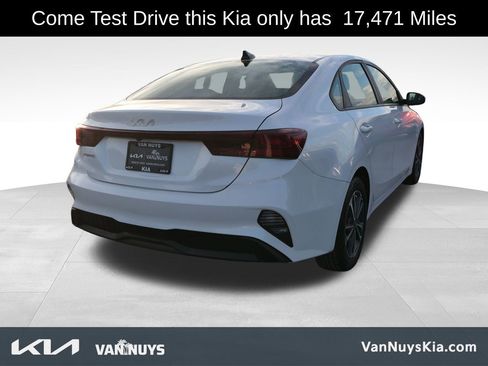Used 2023 Kia Forte LXS image 2