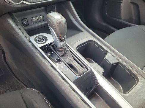 Used 2024 Nissan Sentra SV FWD image 29