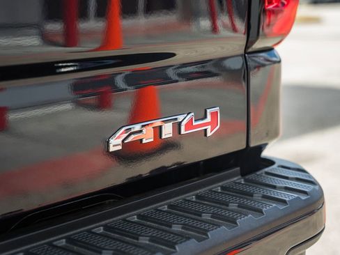 Used 2022 GMC Sierra 1500 AT4 w/ AT4 Premium Package image 10