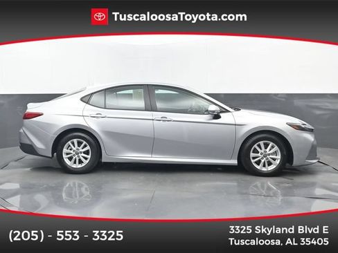 Used 2025 Toyota Camry LE w/ Convenience Package FWD image 1