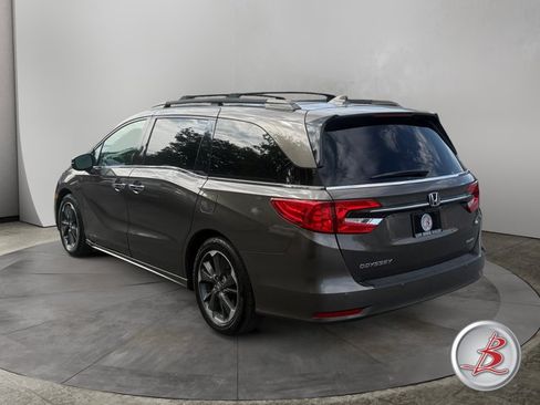 Used 2023 Honda Odyssey Elite image 4