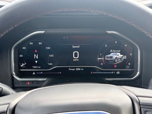 Used 2024 GMC Sierra 1500 AT4 w/ Technology Package AWD/4WD image 8