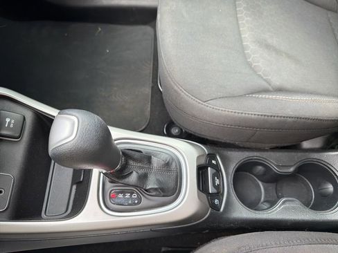 Used 2017 Jeep Compass Sport w/ Tech Group FWD image 37