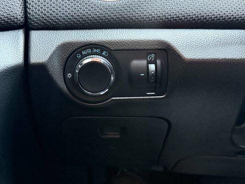 Used 2012 Chevrolet Cruze LT image 29