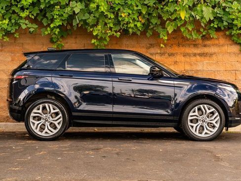 Used 2021 Land Rover Range Rover Evoque SE image 4