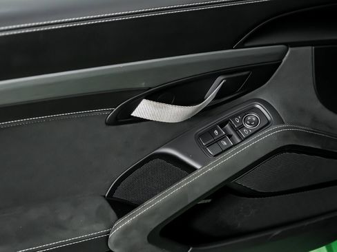 Used 2022 Porsche 718 Cayman GT4 image 17