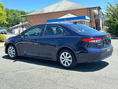 Used 2022 Toyota Corolla LE w/ Carpet Mat Package (TMS) FWD image 3