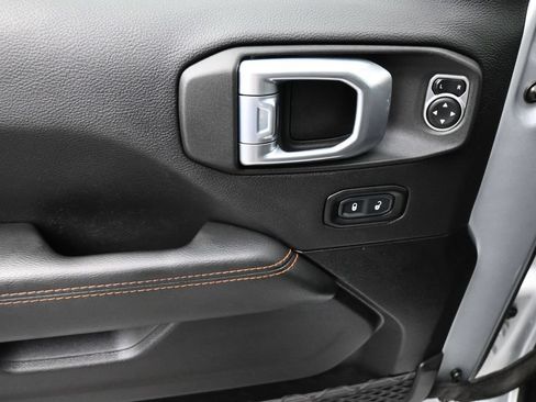 Used 2022 Jeep Gladiator Mojave AWD/4WD image 4