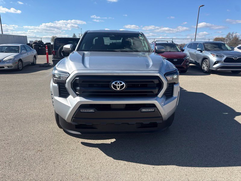 Used 2025 Toyota Tacoma SR5 AWD/4WD image 9