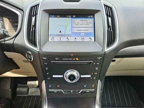 Used 2019 Ford Edge Titanium w/ Equipment Group 301A AWD/4WD image 19