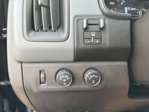 Used 2018 Chevrolet Colorado Z71 w/ Z71 Midnight Edition AWD/4WD image 13