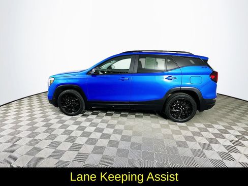 Used 2024 GMC Terrain SLE w/ Driver Convenience Package image 6