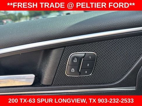 Used 2016 Ford Edge Titanium FWD image 15