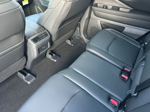 New 2025 Nissan Pathfinder SL image 5