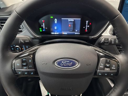 New 2025 Ford Escape SE w/ Class II Trailer Tow Package FWD image 21