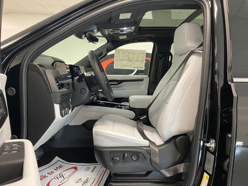 New 2025 Chevrolet Suburban Premier AWD/4WD image 15