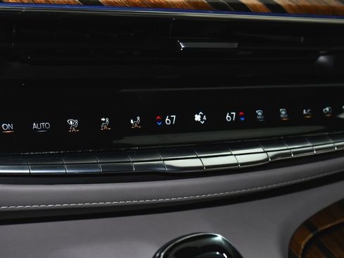 Used 2022 Cadillac Escalade Sport Platinum AWD/4WD image 32