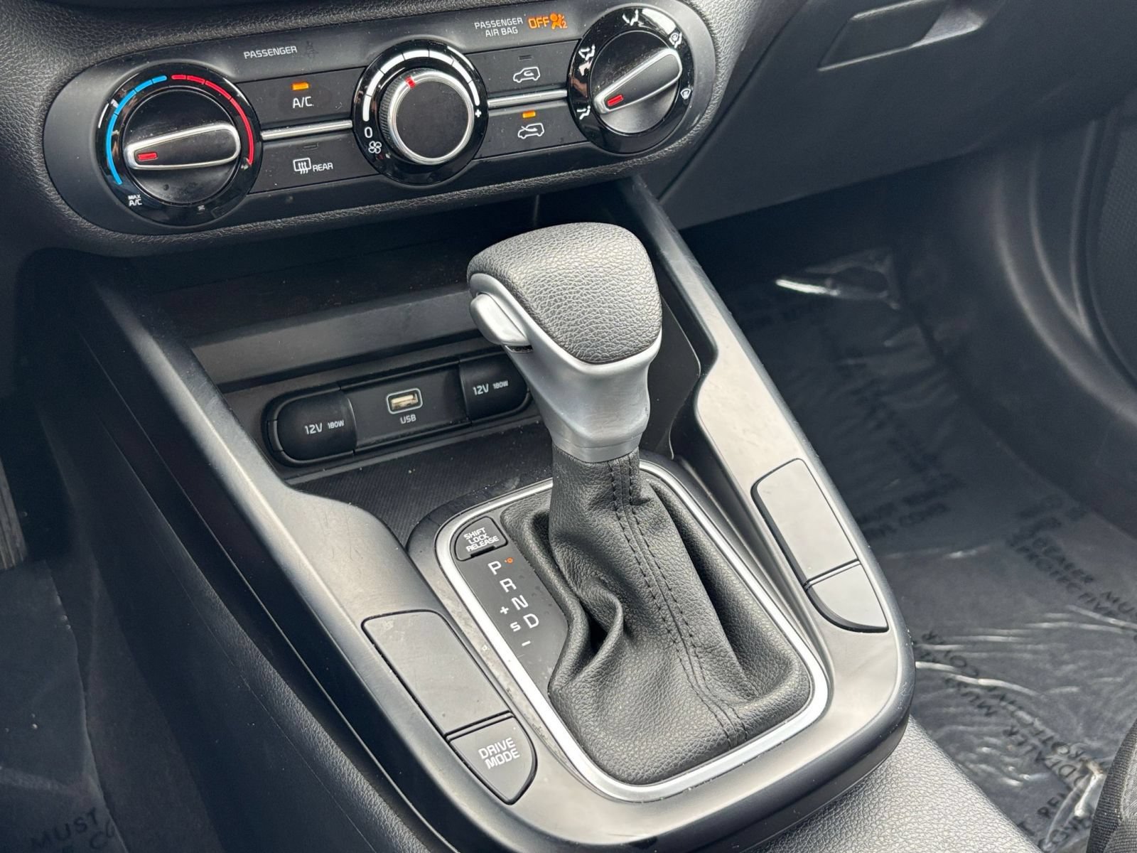 Used 2025 Kia Soul LX w/ LX Technology Package FWD image 38