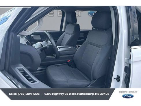 Used 2025 Ford Expedition Max Active AWD/4WD image 18