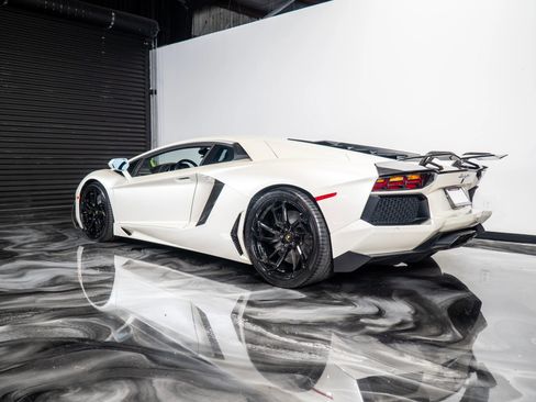 Used 2015 Lamborghini Aventador LP 700-4 image 13