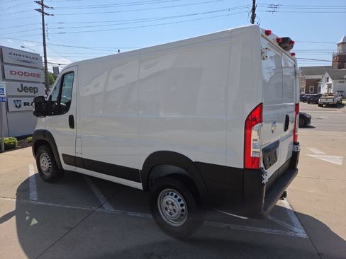 Used 2025 RAM ProMaster 1500 w/ Premium Convenience Group FWD image 8