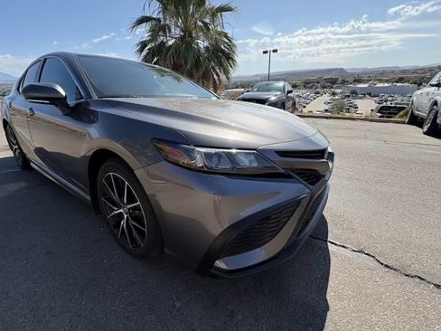 Used 2024 Toyota Camry SE FWD image 7