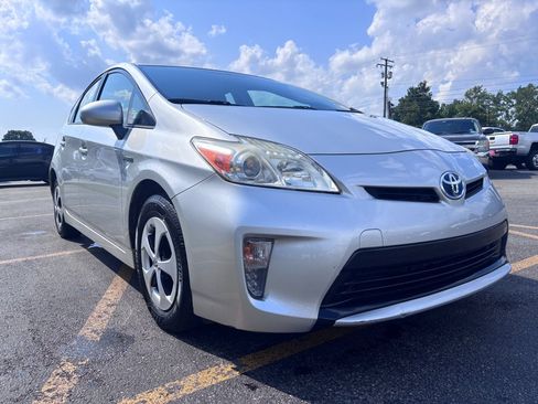 Used 2014 Toyota Prius Three FWD image 4