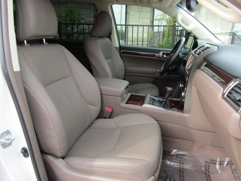 Used 2019 Lexus GX 460 Premium image 13