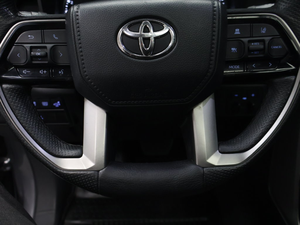 Used 2023 Toyota Tundra Limited AWD/4WD image 18