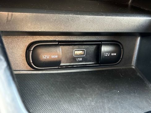 Used 2025 Kia Soul LX w/ LX Technology Package FWD image 27
