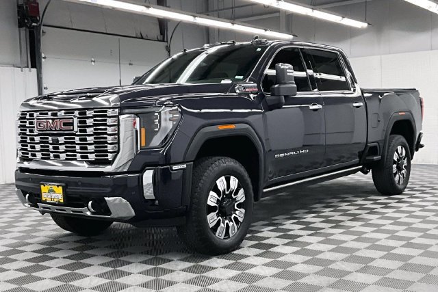 Used 2025 GMC Sierra 2500 Denali w/ Denali Reserve Package AWD/4WD image 13