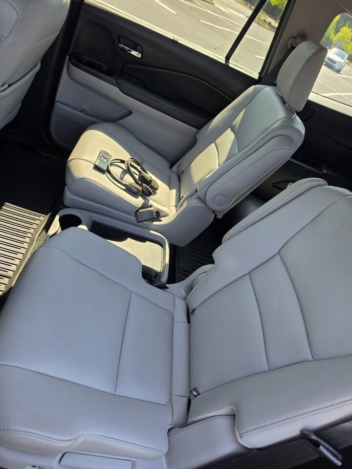 Used 2020 Honda Pilot Touring image 40
