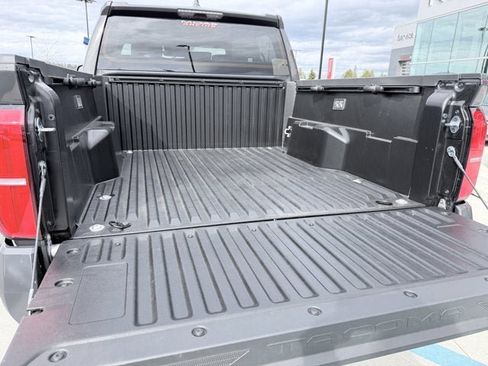Used 2026 Toyota Tacoma SR5 image 9