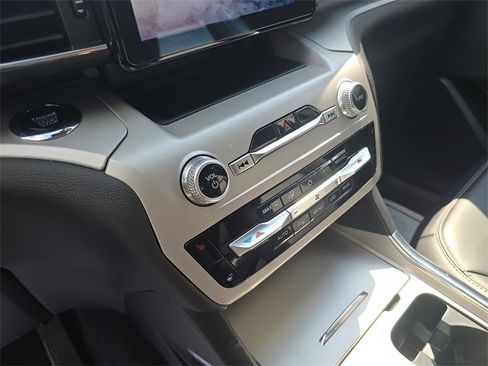 Used 2023 Ford Explorer XLT w/ Equipment Group 202A image 25