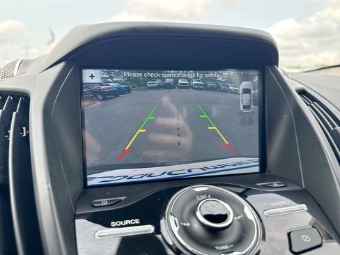 Used 2019 Ford Escape Titanium AWD/4WD image 16