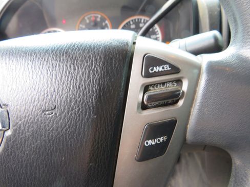 Used 2015 Nissan Titan SV w/ Tow Package image 12