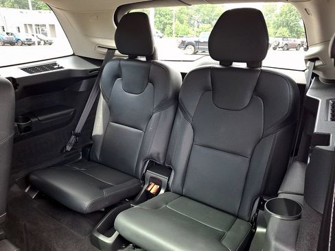 Used 2023 Volvo XC90 B5 Plus AWD/4WD image 13