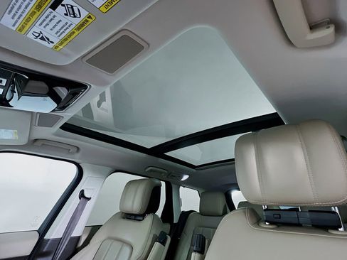 Used 2019 Land Rover Range Rover Sport HSE image 22