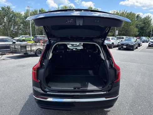 Used 2025 Volvo XC90 B5 Core w/ Protection Package Premier AWD/4WD image 10