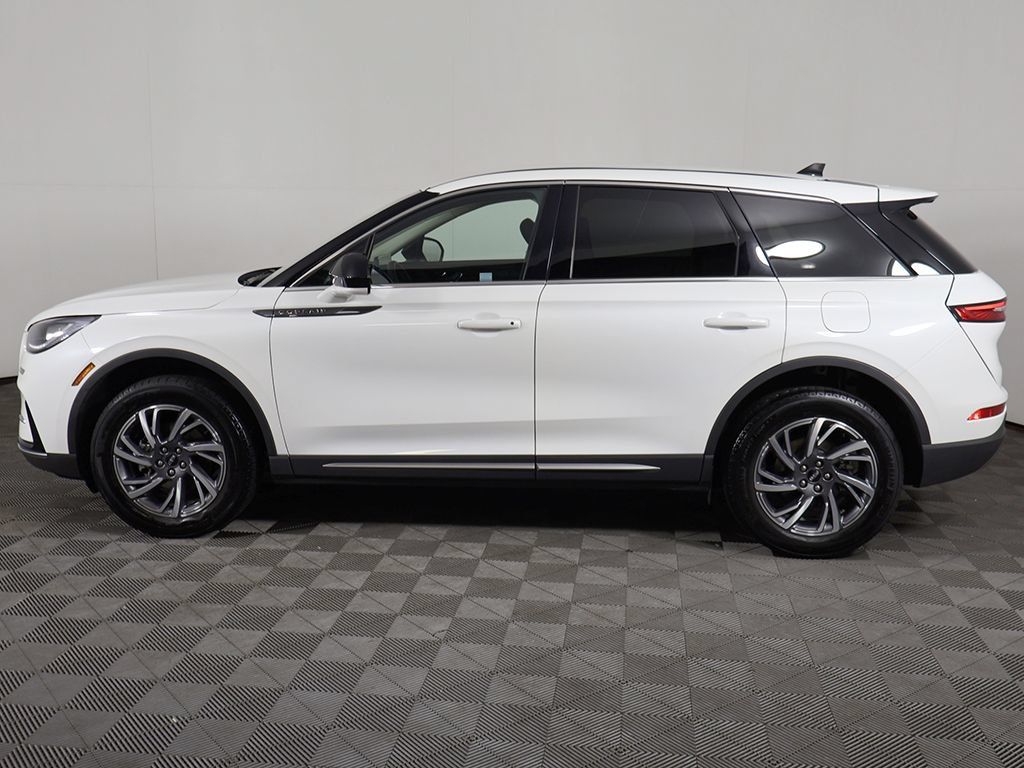 Used 2024 Lincoln Corsair AWD image 16