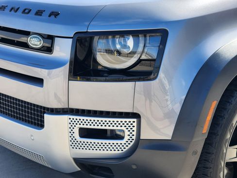 Used 2021 Land Rover Defender 110 SE image 8