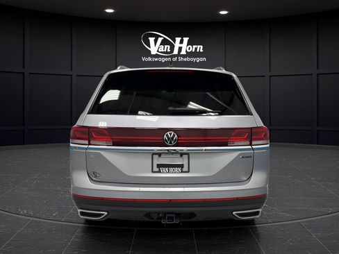 Used 2024 Volkswagen Atlas SE AWD/4WD image 6