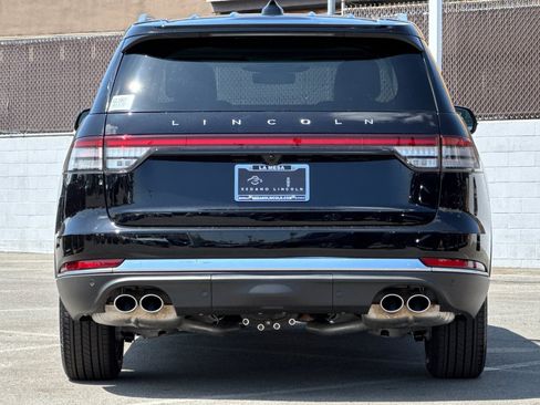 New 2025 Lincoln Aviator 2WD w/ Equipment Group 101A image 4
