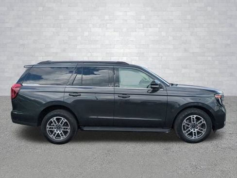 Used 2025 Ford Expedition Active AWD/4WD image 3
