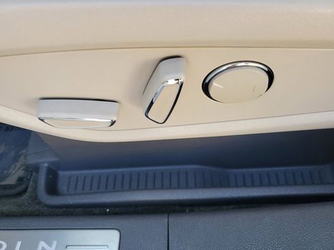 Used 2017 Lincoln MKX Reserve w/ Lincoln MKX Climate Package image 22