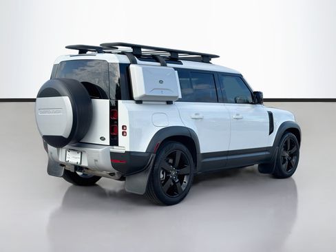 Used 2022 Land Rover Defender 110 S AWD/4WD image 5