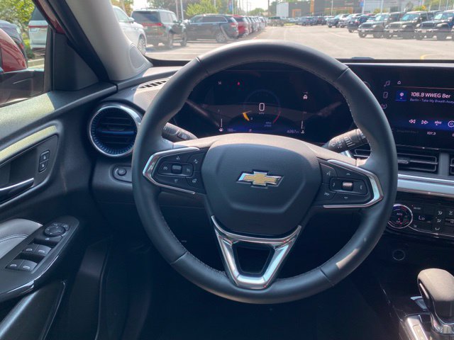 Used 2026 Chevrolet Trax LT w/ Driver Confidence Package FWD image 27