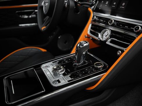 Used 2024 Bentley Flying Spur W12 image 32