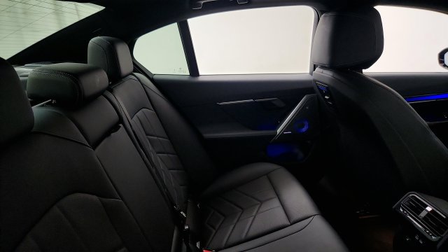 Used 2024 BMW i5 eDrive40i w/ M Sport Package RWD image 38